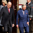 Gonagasbárra, Prinsa Charles ja Hertuginne Camilla vulget Kunstindustrimuseas. Ja de vulggii bárra mátkko&#154;tit viidáseappot Ru&#359;&#359;ii, mii lea boahtte riikka gso fitnaba ie&#158;aska mátkko&#154;tallamis Skandinaviijas (Govva: Erlend Aas / Scanpix)