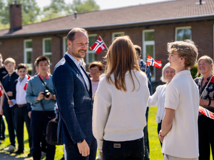 Kronprinsen kjem til Briskeby. Foto: Ola Vatn, Det kongelege hoffet