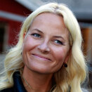 Ruvdnaprinseassa Mette-Marit Tyrilistiftelsen gossástallamis (Govva: Lise Åserud / Scanpix)