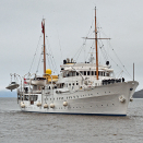 Kongeskipet Norge på vei inn Adventfjorden ved Longyearbyen august 2018. Foto: Sven Gj. Gjeruldsen, Det kongelige hoff