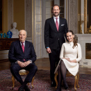 Tre generasjoner: Hans Majestet Kongen, Hans Kongelige Høyhet Kronprinsen og Hennes Kongelige Høyhet Prinsesse Ingrid Alexandra. Handoutbilde fra Det kongelige hoff publisert 21.01.2022. Bildet er kun til redaksjonell bruk, ikke for salg. Foto: Kimm Saatvedt, Det kongelige hoff