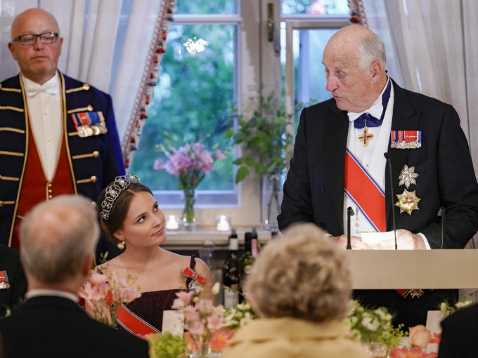 Gonagas Harald doallá sártni Prinseassa Ingrid Alexandrai. Govven: Håkon Mosvold Larsen / NTB
