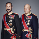 Hans Majestet Kongen og Hans Kongelige Høyhet Kronprinsen. Handoutbilde fra Det kongelige hoff publisert 15.01.2016. Bildet er kun til redaksjonell bruk - ikke for salg. Foto: Jørgen Gomnæs / Det kongelige hoff.