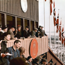 Ruvdnaprinsa Olav ja Prinsa Harald Gonagastribunas Holmenkollen luohkás 1953 (Govva: G. Sjövall, Gonagasla&#154; hoava vuorkágovva)