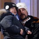 Ruvdnaprinsa Haakon ja Prinsa Sverre Magnus rahpandilála&#154;vuo&#273;as (Govva: Lise Åserud / Scanpix)