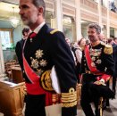 Gonagas Felipe vázzimin olggos Šloahttakapeallas, su maŋis Ruvdnaprinsa Frederik ja Ruoŧa Ruvdnaprinseassa Victoria. Govva: Lise Åserud / NTB scanpix