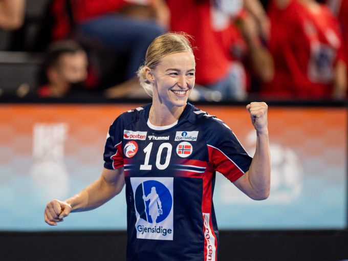 Stine Oftedal Dahmke debuterte på det norske håndballandslaget i 2010 og var kaptein fra 2015 til hun la opp i 2024. Hun ble kåret til verdens beste kvinnelige håndballspiller i 2019. Foto: Beate Oma Dahle / NTB