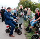 Ruvdnaprinsa  Haakon oaččui luoikkas Mads Fredick Ingvaldsen el-sihkkela go bođii Åsgårdstrandii. Govva: Lise Åserud, NTB scanpix