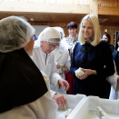 Nonnene på Tautra livnærer seg blant annet ved å produsere såper og kremer med eteriske oljer. Foto: Berit Roald, NTB scanpix.