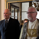 24.07: Gonagas Harald ja bisma Ole Christian Kvarme boahtiba duopmogirkui (Govva: Aleksander Andersen / Scanpix)