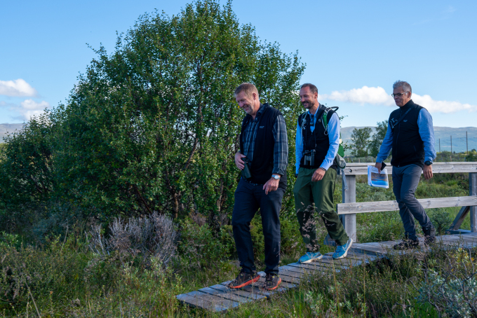 Kronprinsen fikk en guidet tur i området som har vært vernet i 100 år. Foto: Simen Sund / Det kongelige hoff