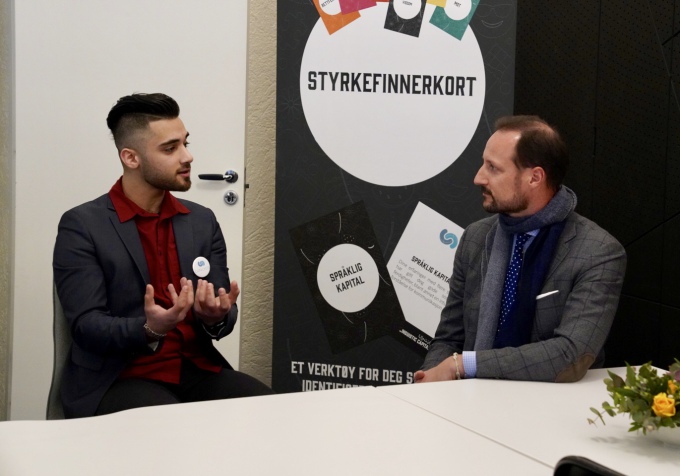 Kamal Alnaeb fortalte om sine erfaringer med mentorprogrammet Catalysts. Foto: Sara Svanemyr, Det kongelige hoff.
