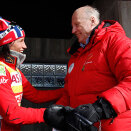 11. mars: Kong Harald og Dronning Sonja er til stede under damenes 30 kilometer i Holmenkollen og kan gratulere Marit Bjørgen med seieren. Kongefamilien fulgte også det tradisjonsrike hopprennet samme dag (Foto: Erlend Aas / Scanpix).