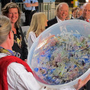 29. mai: Kong Harald er til stede ved markeringen av Hadeland Glassverks 250-årsjubileum - Norges eldste bedrift med kontinuerlig drift  (Foto: Liv Anette Luane, Det kongelige hoff)