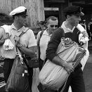 Geasse-OL Tokyos, 1964. Ruvdnaprinsa Harald ja earát fanasveagas mannamin borjjasfatnasii (Govva: NTB / Scanpix)