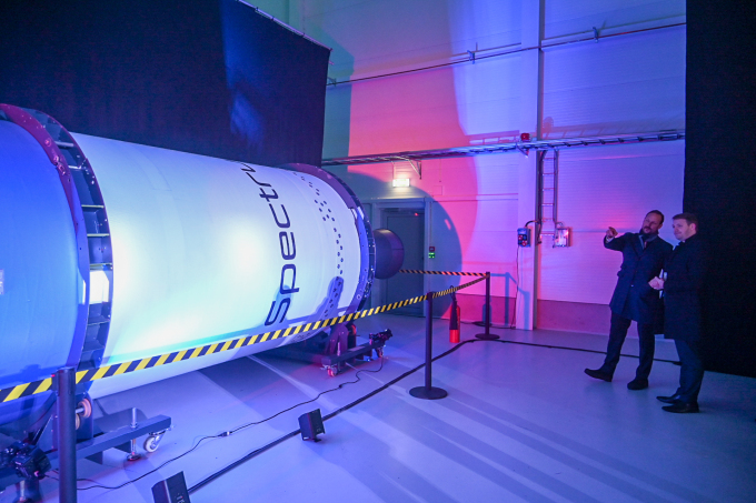Kronprinsen fikk en omvisning på Andøya Spaceport. Foto: Sven Gj. Gjeruldsen, Det kongelige hoff