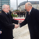 Presideanta Ivan Ga&#154;parovi&#269; ja su roavvá Silvia Ga&#154;parovi&#269;ová sávvaba Gonagas Haraldii buresboahtima Slovakiai (Govva: Terje Bendiksby / Scanpix)