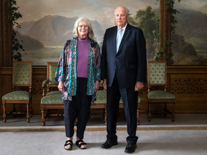 Kong Harald tok imot abelprisvinnar Karen Uhlenbeck i audiens på Slottet før utdelinga. Foto: Ole Berg-Rusten / NTB Scanpix