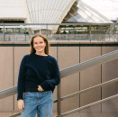 Prinsesse Ingrid Alexandra ved operahuset i Sydney. Handoutbilde fra Det kongelige hoff publisert 25.07.2025 i forbindelse med studiestart ved Universitetet i Sydney i starten av august 2025. Bildet er kun til redaksjonell bruk – ikke for salg, og kan benyttes fritt mot kreditering. Foto: Raquel Pires Photography / Det kongelige hoff
