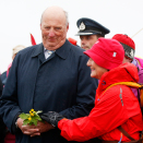 På toppen ventet Kong Harald på Dronningen. Foto: Lise Åserud, NTB scanpix