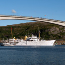 Gonagasskiipa vuodjá Stokkøy&#154;alddi vuoli (Govva: Ned Alley / NTB scanpix)