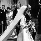 Gonagas Olav láide ruvdnamoarssi áltárii (Vuorká, Scanpix)