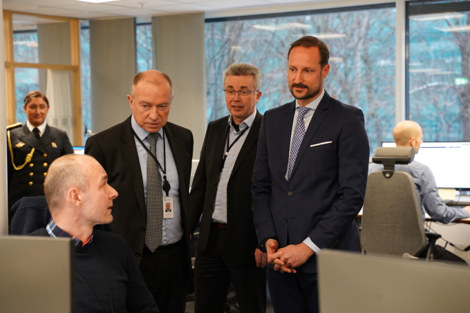 På Kraftsentralen møtte Kronprinsen flere av Statkrafts fremste eksperter på kraftproduksjon og kraftmarkedet. Foto: Liv Anette Luane, Det kongelige hoff