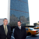 Programmets leder Mark Malloch Brown  ønsket kronprinsen velkommen til et fire dagers opplæringskurs i New york etter utnevnelsen i 2003 (Foto: Kristine Nyborg / Scanpix)