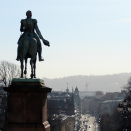 Gonagas Carl Johan báccis &#138;loahta olggobealde oaidná viidát Karl Johan gáhta. Govva: Liv Osmundsen, Gonagasla&#154; hoavva.