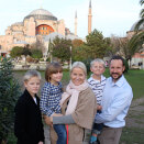 Ruvdnaprinssabeara&#154; ovddabealde Hagia Sofia Istanbulas (Govva: Gonagasla&#154; hoavva)
