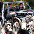 Ruvdnaprinsa Haakon beasai geah&#269;&#269;alit el-biilla beanavuodjimis Tyrilistiftelsenis (Govva: Lise Åserud / Scanpix)