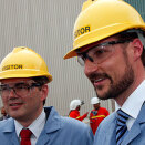 Ruvdnaprinsa Haakon ja Norsk Hydro Svein Richard Brandtzæg Qatalumis (Govva: Lise Åserud / Scanpix)