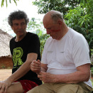 Arvevuovdefoandda beaivvála&#154; jo&#273;iheaddji, Dag Hareide, lei Gonagasa mielde dán mátkkis.  (Govva: Rainforest Foundation Norway / ISA Brazil)