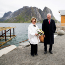 Gonagasbárra  preassain Moskenesas. Soai vástideigga movttain go NRK jearai mot lei go Straumen skuvlamánát háste sudno dihtorspeallogilvui Sørfoldas. Govva: Berit Roald, NTB Scanpix