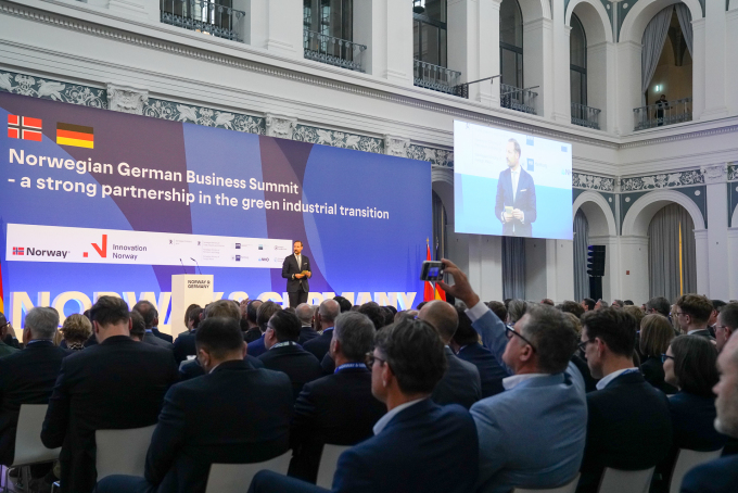 Konferansen i Hamburg samlet over 400 norske og tyske representanter for næringslivet. Foto: Simen Løvberg Sund, Det kongelige hoff