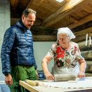 Marie Jøndal oahpaha Ruvdnaprinssa láibut leafssaid. Govva: Stian Lysberg Solum / NTB scanpix
