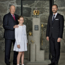 Kong Harald, Kronprins Haakon og Prinsesse Ingrid Alexandra. Publisert 23. juni 2016 i anledning 25-årsjubileet for signingen av Kongeparet. Handoutbilde fra Det kongelige hoff. Bildet er kun til redaksjonell bruk - ikke for salg. Foto: Torgrim Melhuus / TiTT Melhuus as / NDR / Det kongelige hoff