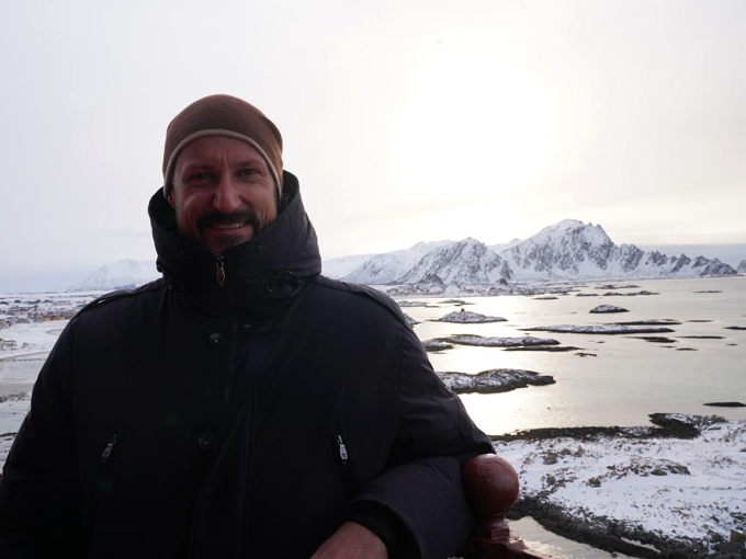 Kronprins Haakon møtte pressen ved Andøya fyr. Foto: Simen Løvberg Sund, Det kongelige hoff
