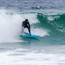 Kronprins Haakon surfer utenfor Sunnmøre. Handoutbilde fra Det kongelige hoff publisert 07.10.2017. Bildet er kun til redaksjonell bruk - ikke for salg. Foto: Fjordlapse Photography, Det kongelige hoff.