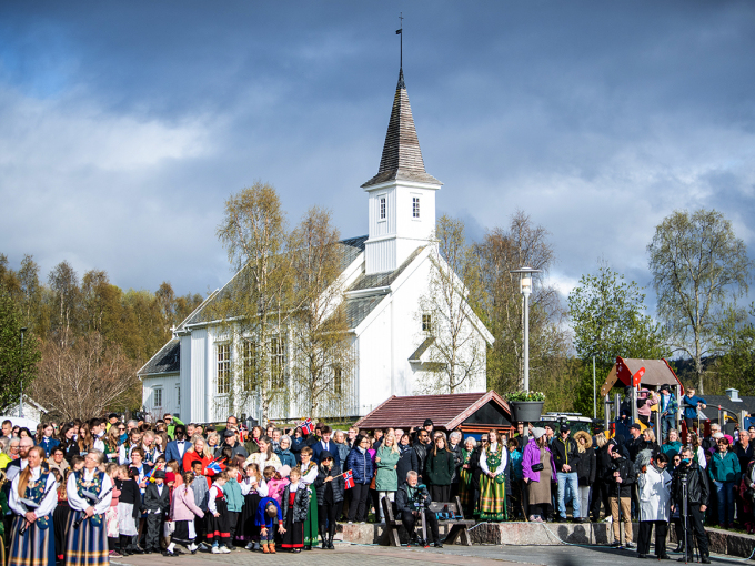 Stuora oassi Árborde suohkana 1500  ássiin ledje boahtán deaivvadit Gonagasain ja Dronnegiin. Govven: Annika Byrde / NTB