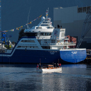 Sjaluppen tar Kongeparet tilbake til "Norge". Foto: Erik Birkeland / TINGH
