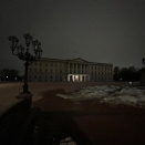 I en time hvert år er Slottet mørklagt under Earth Hour. Foto: Lise Åserud / NTB scanpix