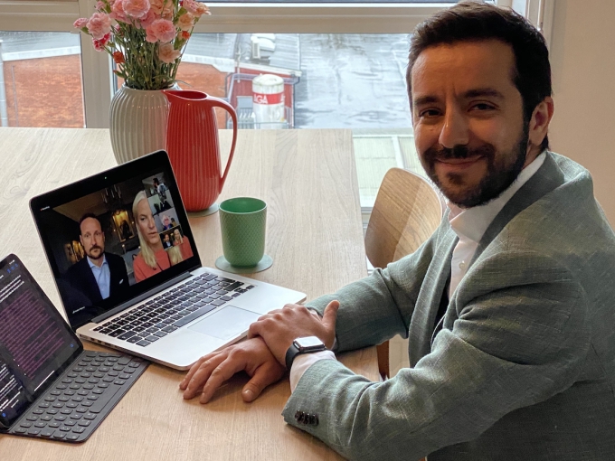 Mehdi Farshbaf arbeider som psykologspesialist i Nesodden kommune. Foto: Privat