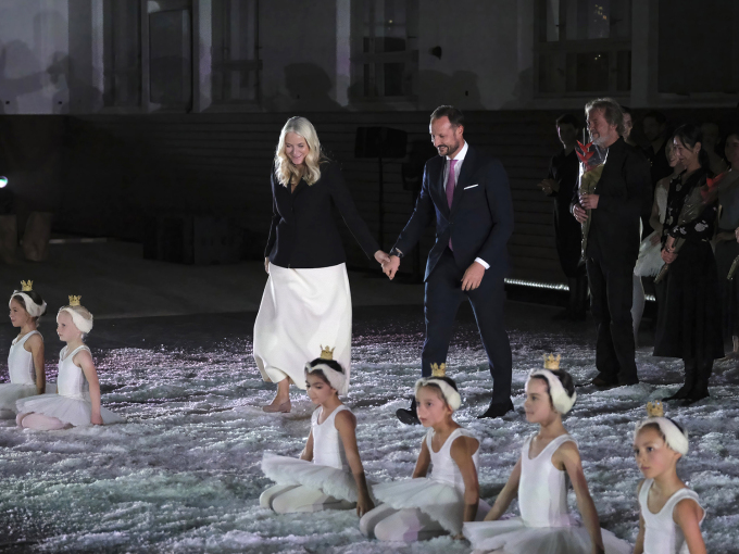 Kronprins Haakon og Kronprinsesse Mette-Marit etter forestillingen i Ridehuset. Foto: Øivind Möller Bakken, Det kongelige hoff