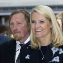 8. juni: Kronprinsessen avgangsutstillingen til designstudentene ved Høgskolen i Akershus  (Foto: Bjørn Sigurdsøn, Scanpix)