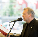 Frode Grytten lohká máidnuma Oddai Almerkepárkkas. Govva: Marit Hommedal / NTB scanpix