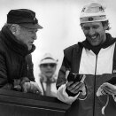 Gonagas Olav sávvá Oddvar Brå:ii lihku go lea vuoitán 15 km &#269;uoigama MM gilvvuin Holmenkollenis 1982 (Govva: NTB / Scanpix)