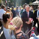 Gonagas beasai dearvvahit ollu olbmuid Argentina norgalaččaid birrasis, Plaza de Noruegas. Govva: Heiko Junge / NTB Scanpix