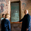 Gonagasbárra guossástallamin Mogao- báktelanjaid. Govva: Tom Hansen / hansenfoto.no