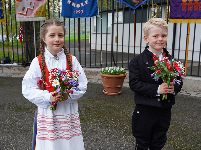 Lieđđemánát Linnea Isabel Nesteby ja Philip Johannsen Vengstad goappašagat deavdiba 8 jagi odne, ja sudnos ledje lieđit mielde Ruvdnoprinsabárrii. Govva: Liv Anette Luane, Gonagaslaš hoavva